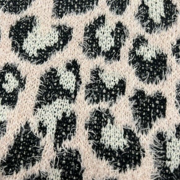 Wonderly Women's Fuzzy Pink Animal Print Sweater Long Sleeve Size 1X - Picture 2 of 5